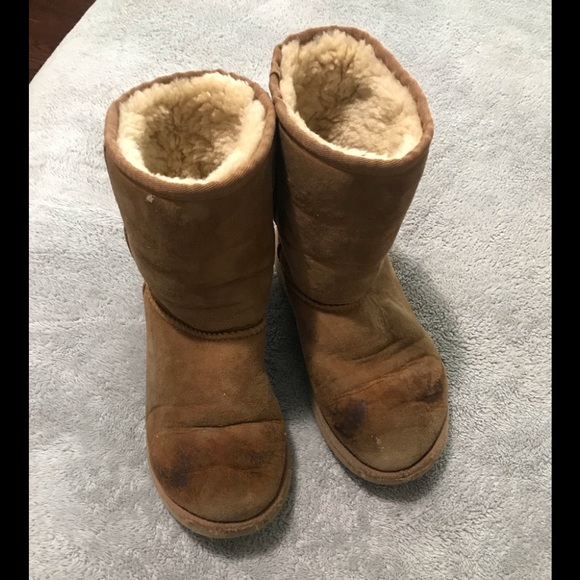 UGGS - Picture 1 of 1